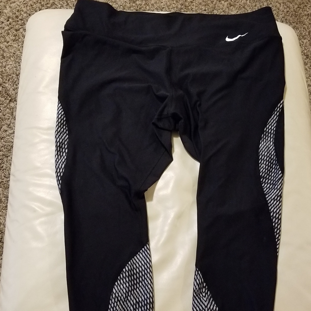 Nike Dri Fit capri leggings